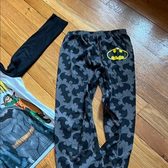 DC Batman super hero pajama set 7-8 yrs old - Picture 2 of 6